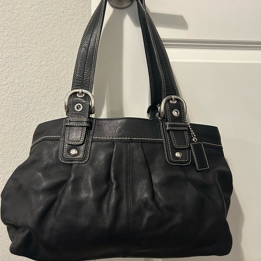 Authentic Coach shoulder bag😍👜